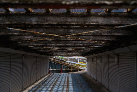 廃墟風駐車場跡地