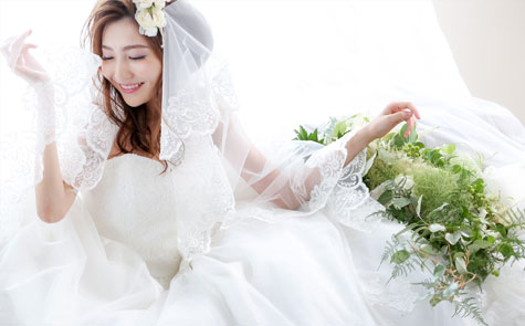 ブライダルブースよりお衣装選び